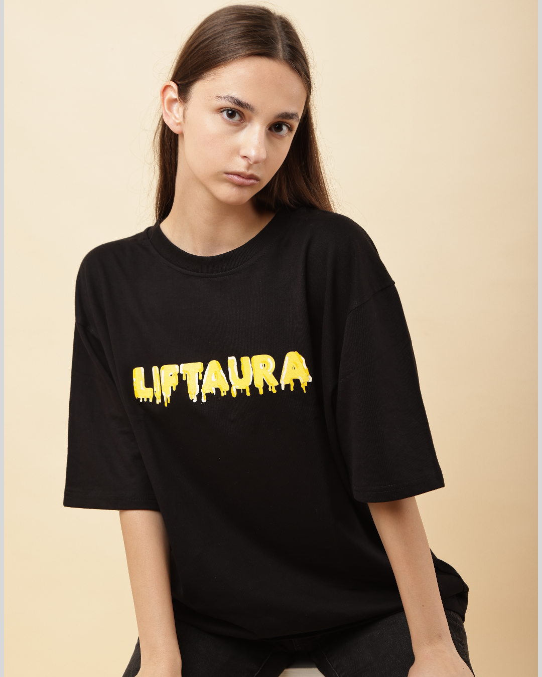 Balance Oversized Graphic T-Shirt – Bee Honey Drip Design (Black)
